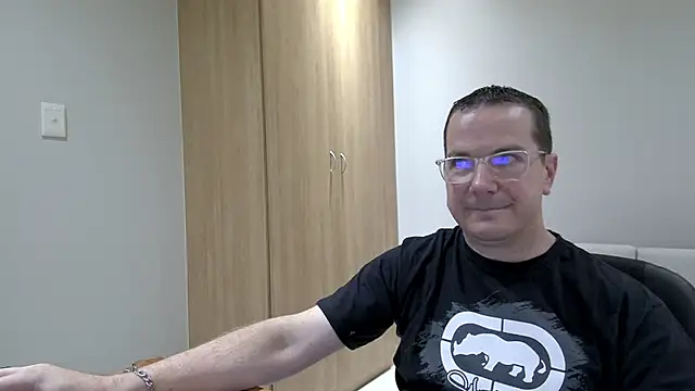Snapshot of BrettJ81 chatting on 03-04-25, 03:04 BrettJ81 online show from 03-04-25, 03:04