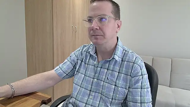 Snapshot of BrettJ81 chatting on 10-11-25, 09:43 BrettJ81 online show from 10-11-25, 09:43