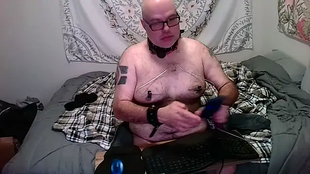 Snapshot of piggy4pain chatting on 11-09-25, 01:31 piggy4pain online show from 11-09-25, 01:31