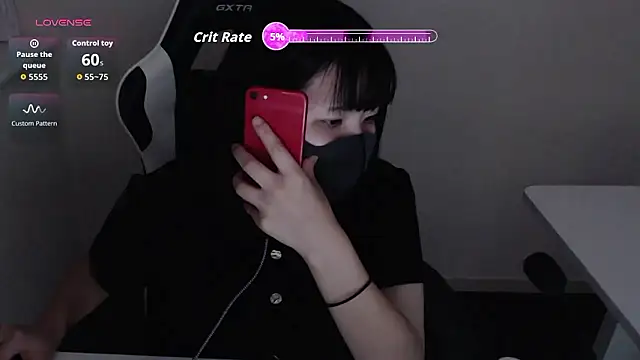 Snapshot of mimika0403 chatting on 10-05-25, 03:25 mimika0403 online show from 10-05-25, 03:25