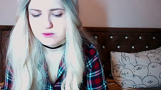 Sara4uu online show from 11-29-25, 11:16