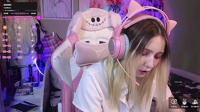 Snapshot of Evie_Ro chatting on 02-08-25, 03:30 Evie Ro online show from 02-08-25, 03:30