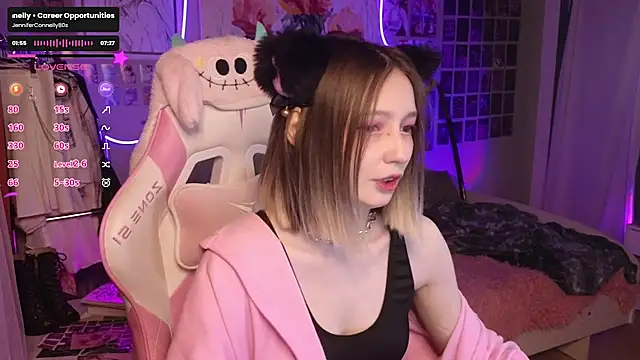 Snapshot of Evie_Ro chatting on 09-30-25, 01:22 Evie Ro online show from 09-30-25, 01:22