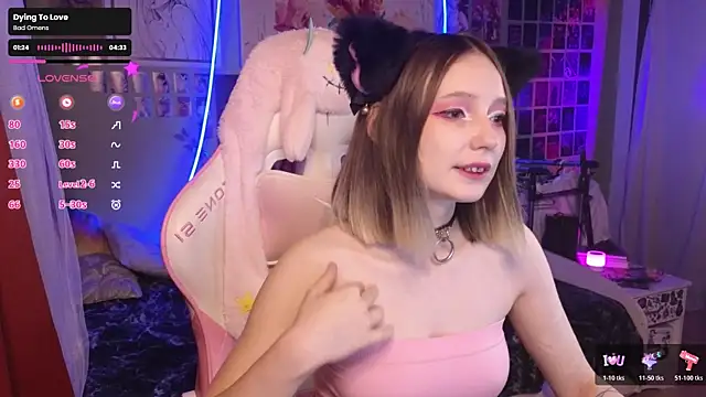 Snapshot of Evie_Ro chatting on 11-03-25, 09:29 Evie Ro online show from 11-03-25, 09:29