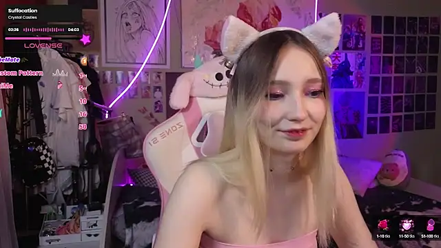 Snapshot of Evie_Ro chatting on 03-06-25, 08:16 Evie Ro online show from 03-06-25, 08:16