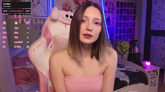 Snapshot of Evie_Ro chatting on 01-08-26, 08:37 Evie Ro online show from 01-08-26, 08:37