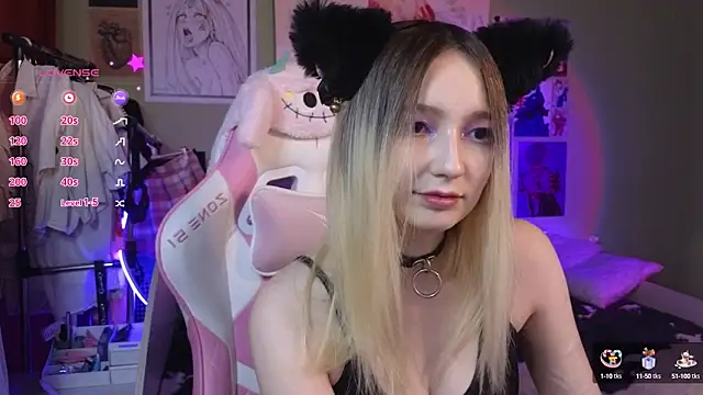 Snapshot of Evie_Ro chatting on 02-10-25, 07:49 Evie Ro online show from 02-10-25, 07:49