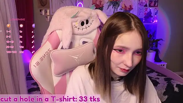 Evie Ro online show from 04-12-26, 10:46