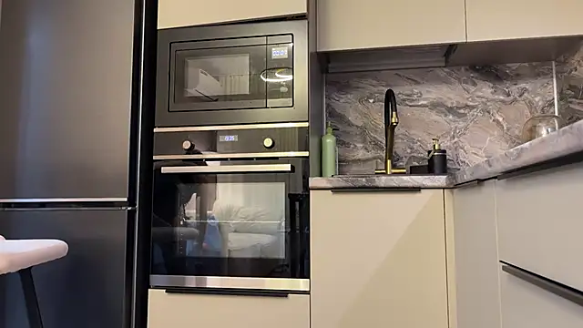 mommy nadin online show from 10-04-25, 04:19