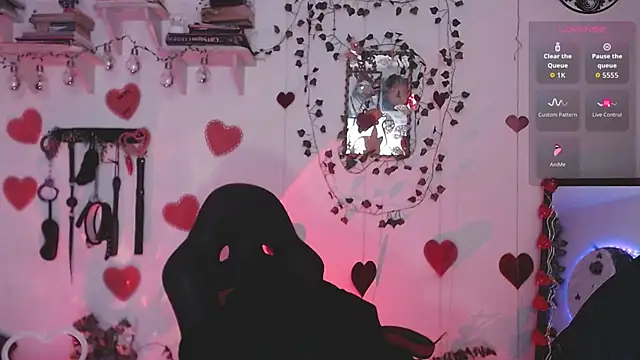 Snapshot of Eve_Blue77 chatting on 02-14-26, 03:29 Eve Blue77 online show from 02-14-26, 03:29