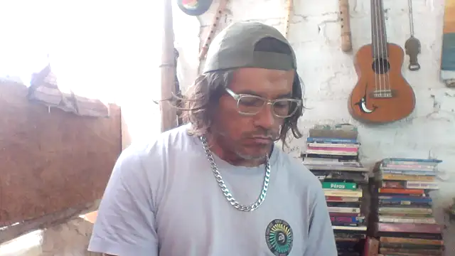 Snapshot of kvr27 chatting on 04-24-26, 01:02 kvr27 online show from 04-24-26, 01:02