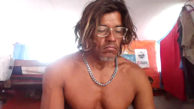 Snapshot of kvr27 chatting on 05-06-26, 01:37 kvr27 online show from 05-06-26, 01:37