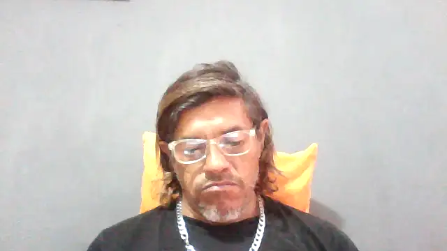 Snapshot of kvr27 chatting on 05-13-26, 12:23 kvr27 online show from 05-13-26, 12:23