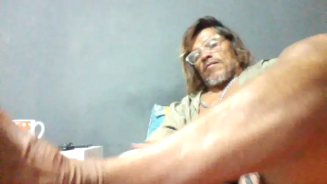 Snapshot of kvr27 chatting on 05-17-26, 01:49 kvr27 online show from 05-17-26, 01:49