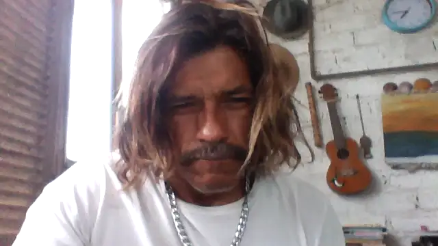 Snapshot of kvr27 chatting on 06-12-26, 12:25 kvr27 online show from 06-12-26, 12:25