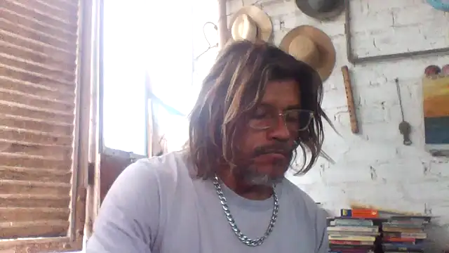 Snapshot of kvr27 chatting on 06-06-26, 01:16 kvr27 online show from 06-06-26, 01:16