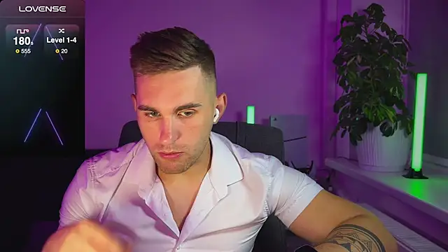 Sweeet  boy online show from 09-30-25, 04:02