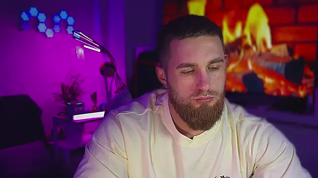 Snapshot of Sweeet__boy chatting on 02-10-26, 06:51 Sweeet boy online show from 02-10-26, 06:51