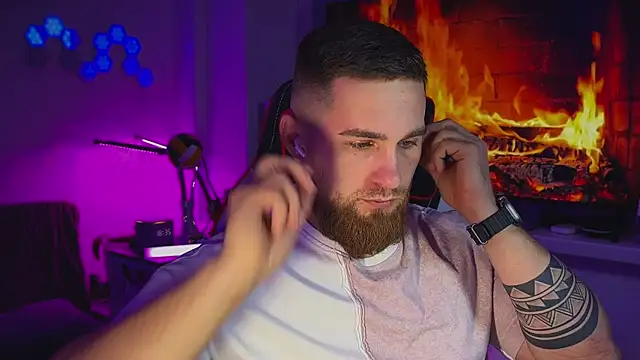 Snapshot of Sweeet__boy chatting on 01-17-26, 03:37 Sweeet boy online show from 01-17-26, 03:37