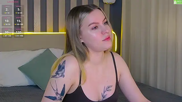 Snapshot of AmaliaBell chatting on 03-27-26, 01:12 AmaliaBell online show from 03-27-26, 01:12