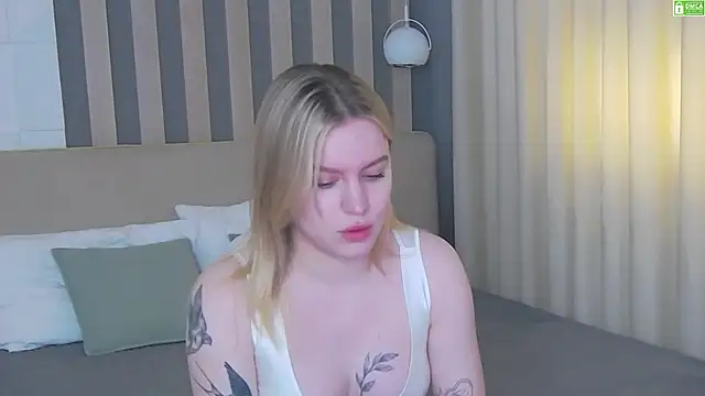Snapshot of AmaliaBell chatting on 05-30-26, 01:06 AmaliaBell online show from 05-30-26, 01:06