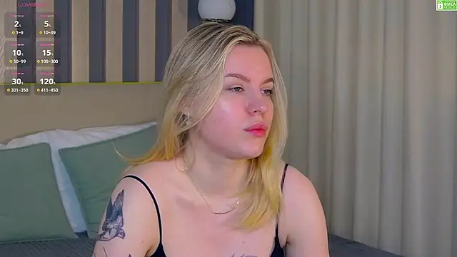 Snapshot of AmaliaBell chatting on 04-19-26, 01:12 AmaliaBell online show from 04-19-26, 01:12