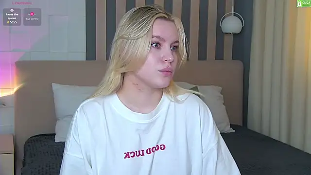 Snapshot of AmaliaBell chatting on 07-21-26, 01:12 AmaliaBell online show from 07-21-26, 01:12