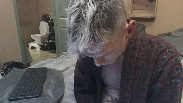 leahcimnikral online show from 09-20-25, 08:19