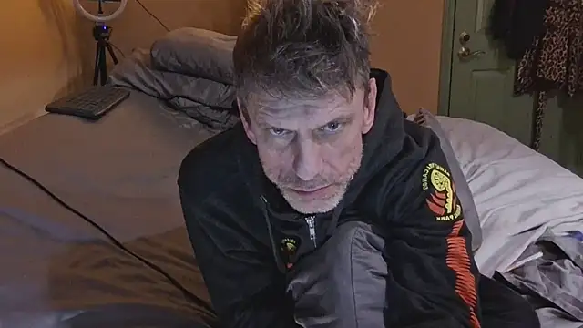 leahcimnikral online show from 01-06-26, 03:10