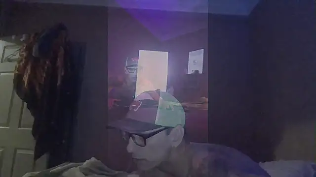 leahcimnikral online show from 12-19-25, 02:48