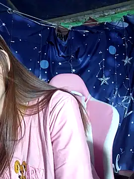  Mai-love19   online show from 03-15-25, 09:49