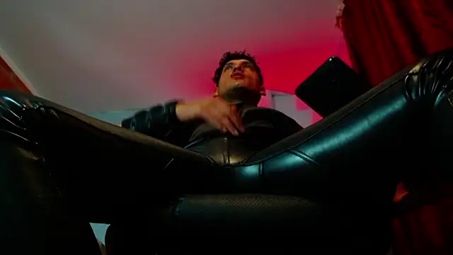 dom2travelersss online show from 03-18-26, 01:24