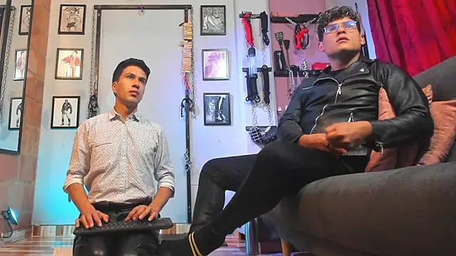 Snapshot of dom2travelersss chatting on 01-28-25, 02:42 dom2travelersss online show from 01-28-25, 02:42