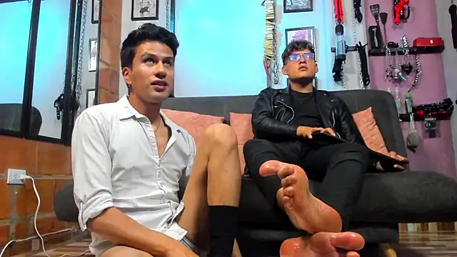 Snapshot of dom2travelersss chatting on 02-07-25, 02:58 dom2travelersss online show from 02-07-25, 02:58