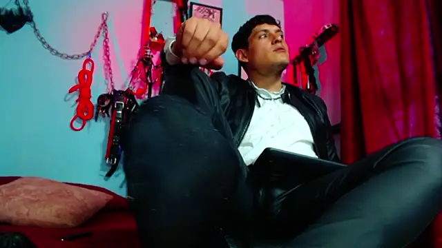 dom2travelersss online show from 03-19-26, 04:18