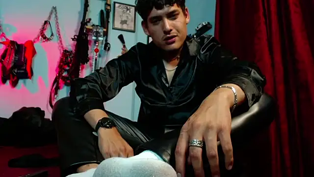 dom2travelersss online show from 04-13-26, 12:03