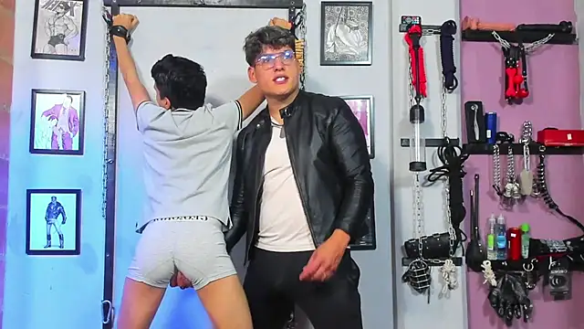 Snapshot of dom2travelersss chatting on 02-20-25, 01:40 dom2travelersss online show from 02-20-25, 01:40