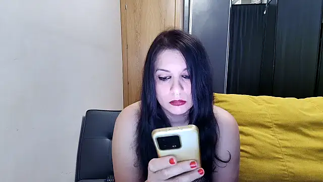 Snapshot of Lustylia chatting on 01-21-25, 03:54 Lustylia online show from 01-21-25, 03:54