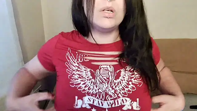 Snapshot of Lustylia chatting on 10-22-25, 10:25 Lustylia online show from 10-22-25, 10:25