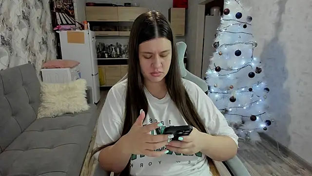 Lis Kollen online show from 12-20-25, 03:37