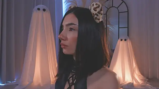 AmyArmstrong online show from 10-22-25, 03:00