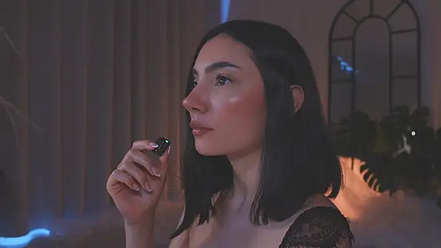 AmyArmstrong online show from 11-12-25, 09:07