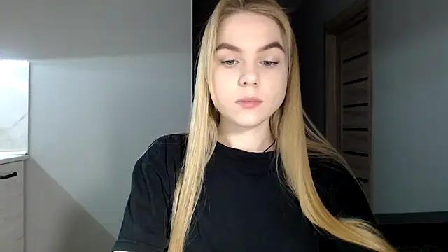 Snapshot of Sunbeam_ chatting on 01-08-25, 10:27 Sunbeam online show from 01-08-25, 10:27