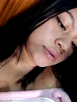 Snapshot of Candy_chloee chatting on 10-07-25, 01:39 Candy chloee online show from 10-07-25, 01:39