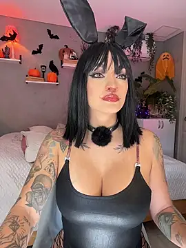 Snapshot of DaniDusan_ chatting on 10-18-25, 07:05 DaniDusan  online show from 10-18-25, 07:05