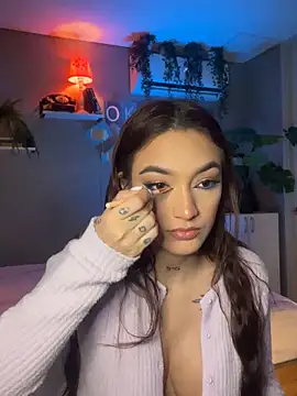 Snapshot of DaniDusan_ chatting on 09-22-25, 10:32 DaniDusan  online show from 09-22-25, 10:32