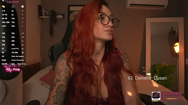 Snapshot of DaniDusan_ chatting on 01-20-25, 10:37 DaniDusan  online show from 01-20-25, 10:37