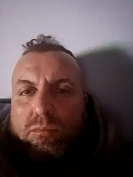Snapshot of andres1925 chatting on 03-04-26, 10:17 andres1925 online show from 03-04-26, 10:17
