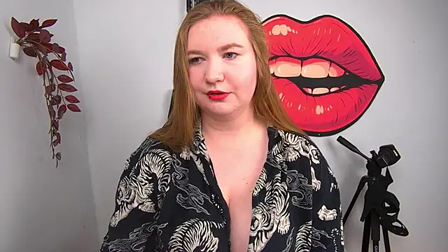 Snapshot of LaraDream chatting on 05-31-26, 02:23 LaraDream online show from 05-31-26, 02:23