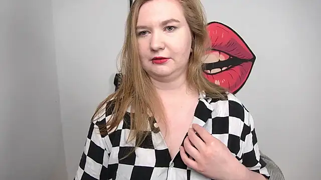 LaraDream online show from 11-06-25, 04:33